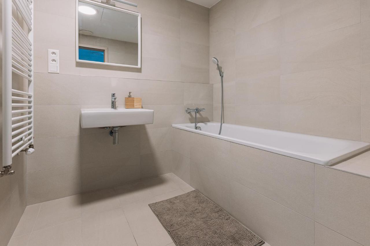 Skau Coral Residence In Sky Park 22 Floor 1Tower Panoramic View Free Parking Bratislava Eksteriør bilde
